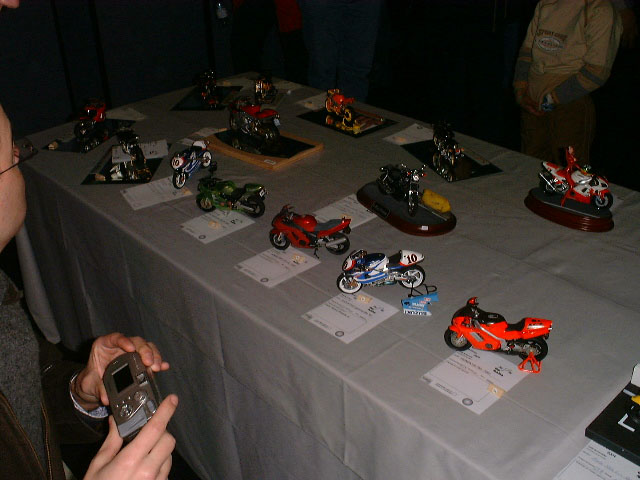modeltrioa_02.jpg