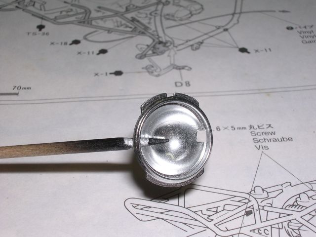 Farol, pintado com Alclad chrome