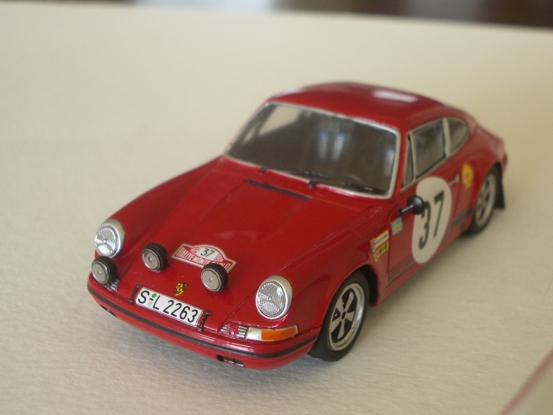 911 vencedor do Monte Carlo 69, este só o pintei, a montagem não fui eu que fiz, mas a cor não está correcta e vai ser refeito.