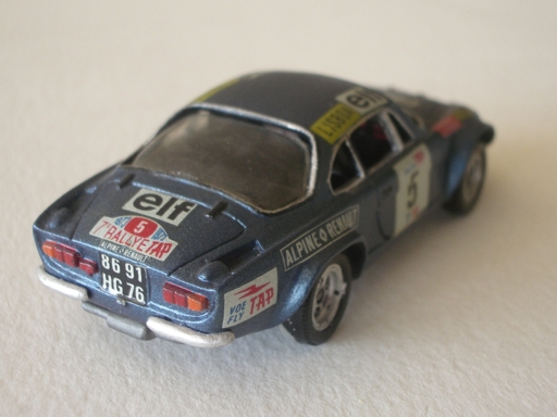ainda tenho de comprar kits para duas os trés versões deste carro, mas está dificil.