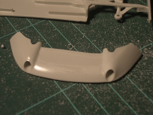 faço um corte com a serra,
