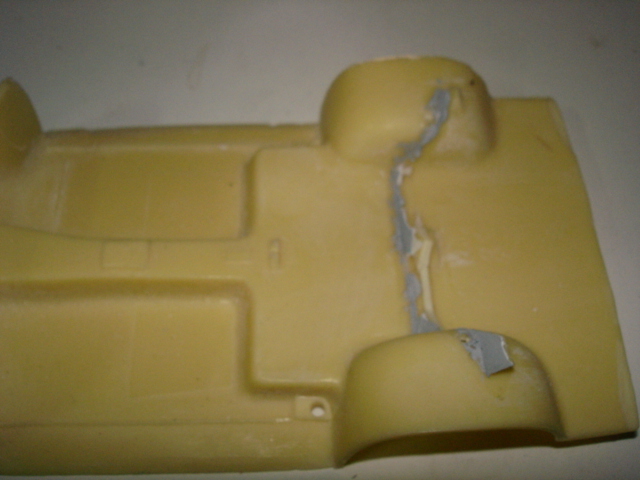 o interior vai ser feito de novo porque o roll bar estava mal