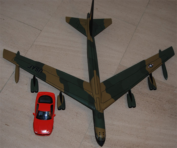 em comparação com um modelo 1/24