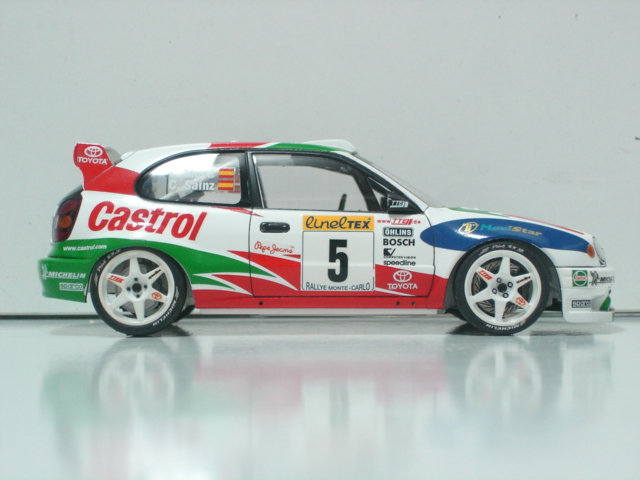 reparem na diferença de tecnicas de pintura entre a roda da frente(pintada em 2007) e a de trás (pintada em 2001)