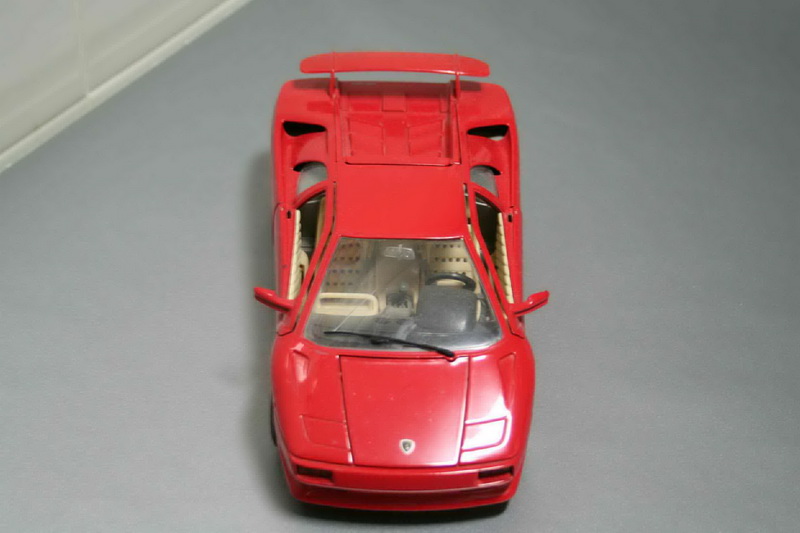 Tb da Bburago e a 1/18 o Lamborghini Diablo VT