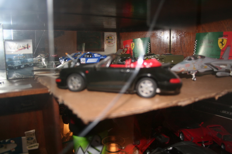 o vidro esta rachado sorry mas em breve vai tudo mudar de casa :)