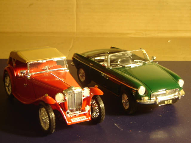 MG-TC (1946) - Revell e MGB (1968) - Revell