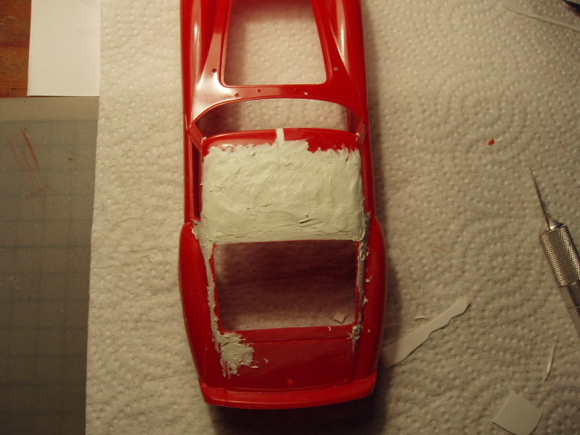"Encher" o tecto com plastico e massa