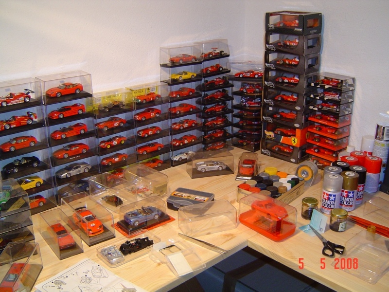 A minha bancada com modelos já construídos de fábrica e com os projectos.