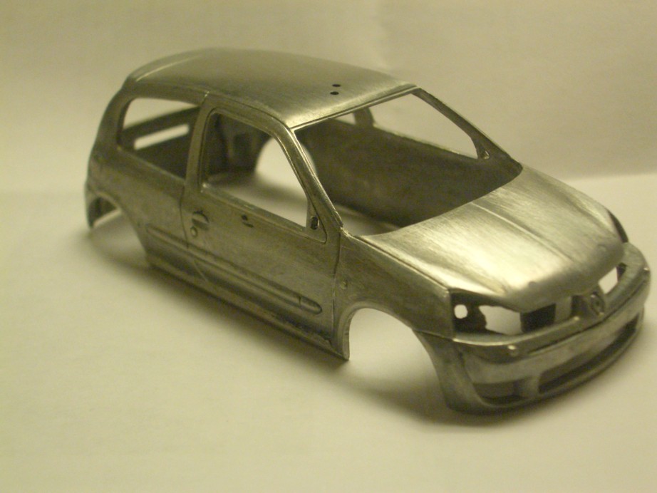 CLIO  LATERALE.jpg