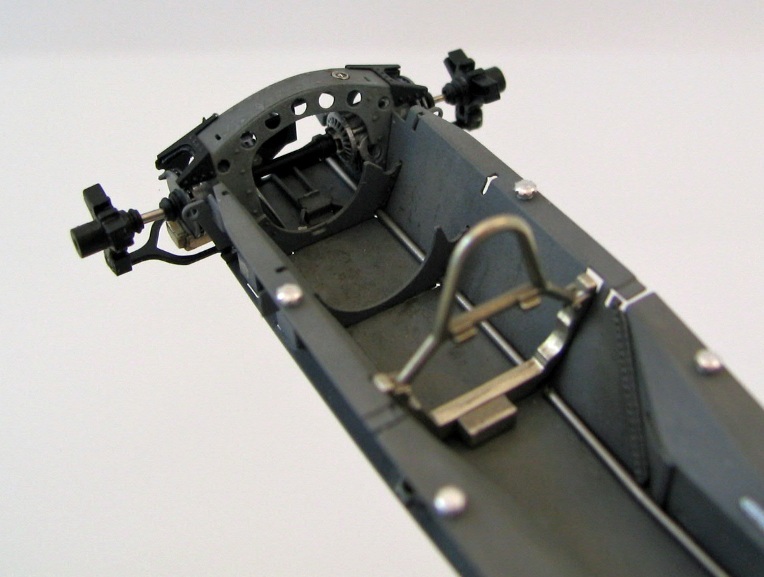 chassis de um Lotus 56, superkit Tameo 1/43 com scratch ( retirada do forum F1modeling)