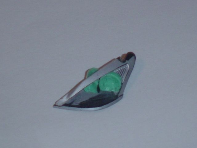Estou a trabalhar com lápis de cera para fazer experiências mas vou ter de usar um produto mais resistente para quando for lixar o Putty ou outra massa qualquer, não danificar nada. O que acham até agora? IDEIAS PLEASE :)