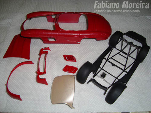 Peças da carroceria e o chassis