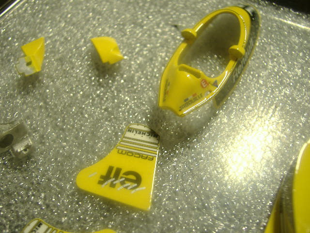 RenaultRS01 090.jpg