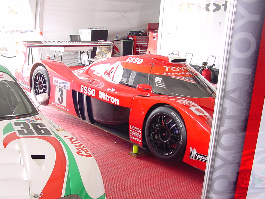 Toyota_GT_One_115.jpg