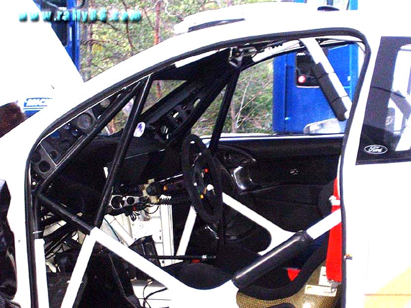 Interior Focus 2003-02