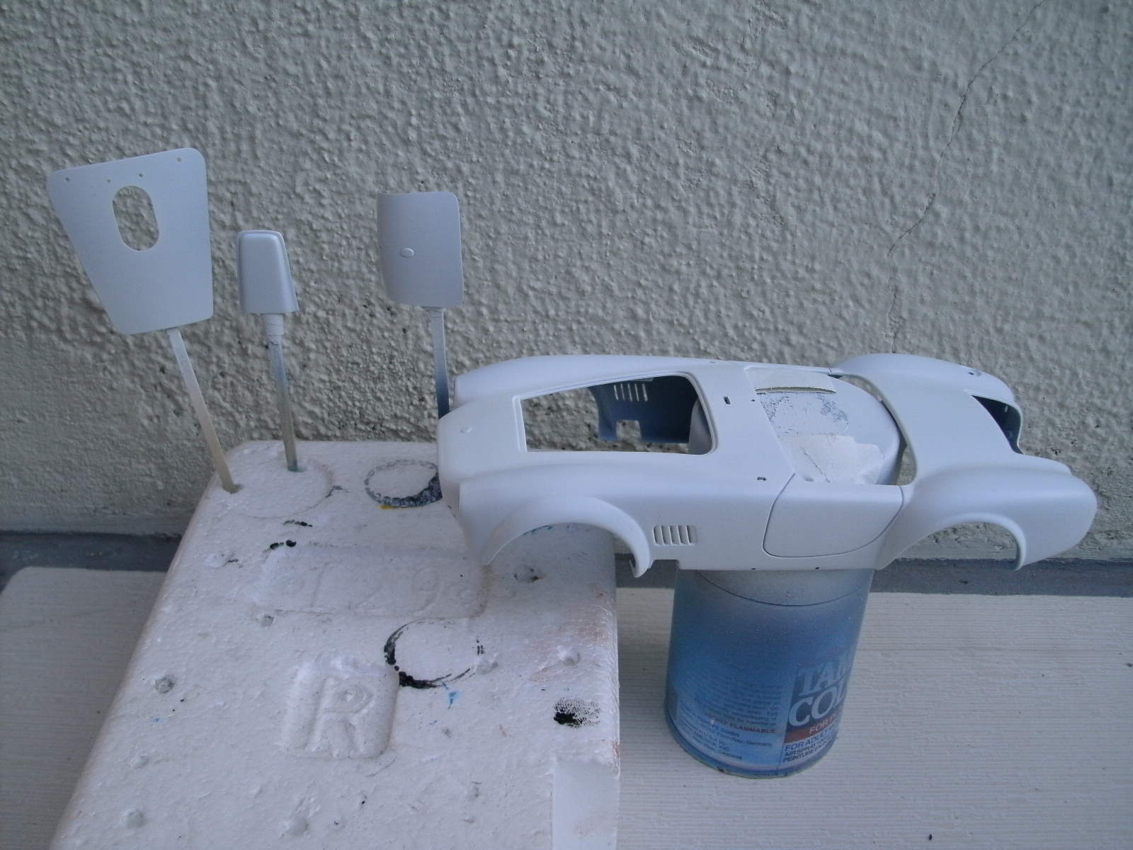 2 mãos de branco