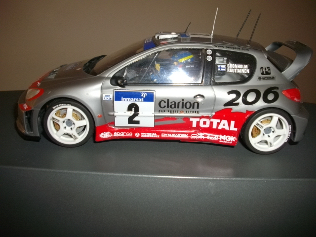 Peugeot 206 WRC - unico que escapou a uma infiltração de água