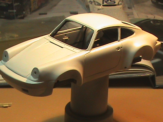 Preparado para a pintura.Primeiro com primário Motip(filer amarelo),depois primário branco Tamiya...agora tinta pra cima!