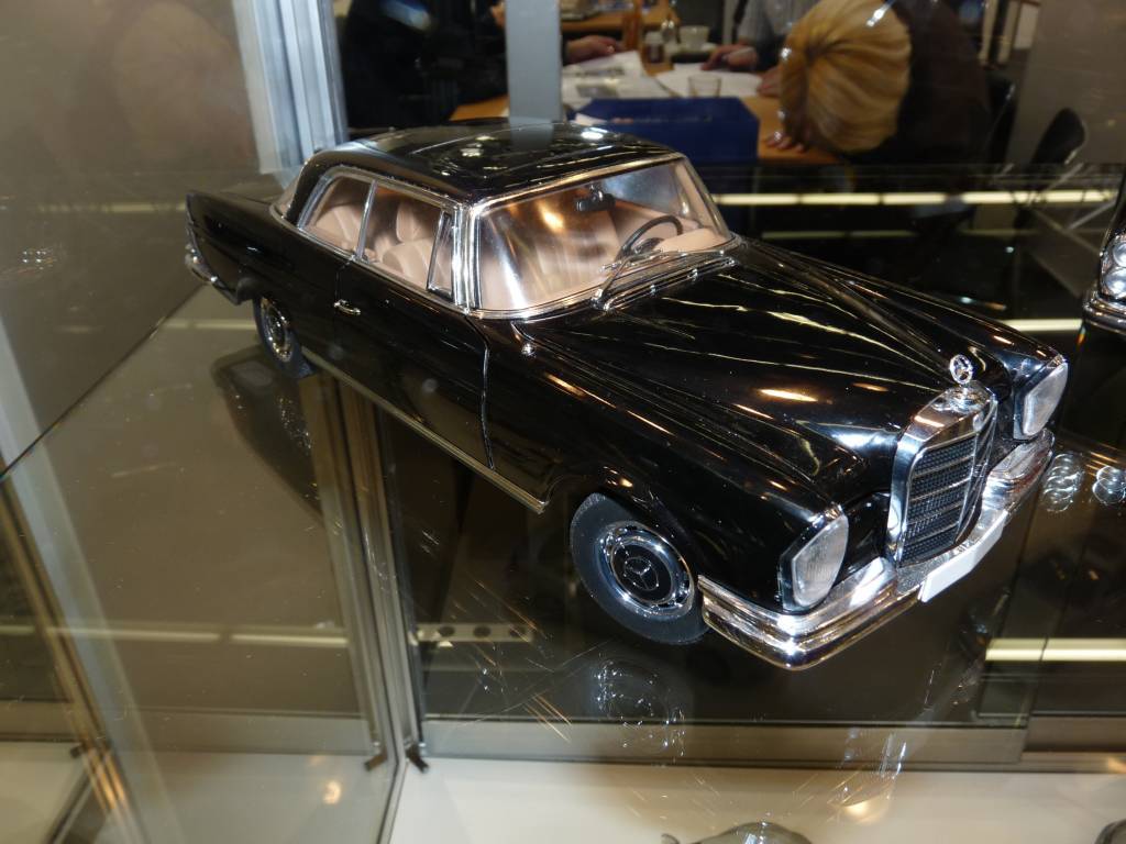 auto-art merc..jpg