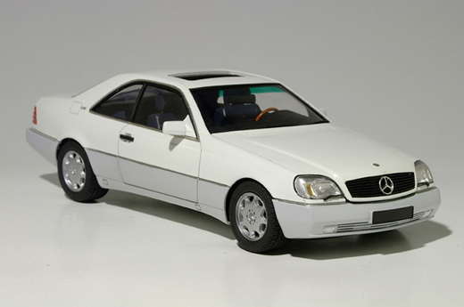 Mercedes S600 Tamiya 1/24. Montagem da caixa com cores originais Mercedes.
