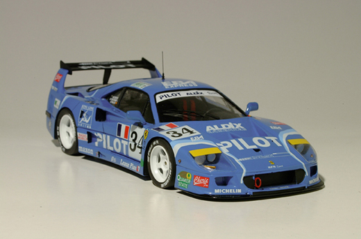 Ferrari F40LM Pilot Studio27. Modelo em resina e metal. Montagem da caixa com algus photoetches da S27 e Renaissance, uso de decal de fibra de carbono na asa traseira e base de antena da Sakatsu.