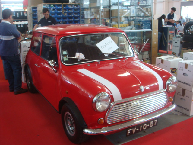 AUTOMOBILIA 100.jpg