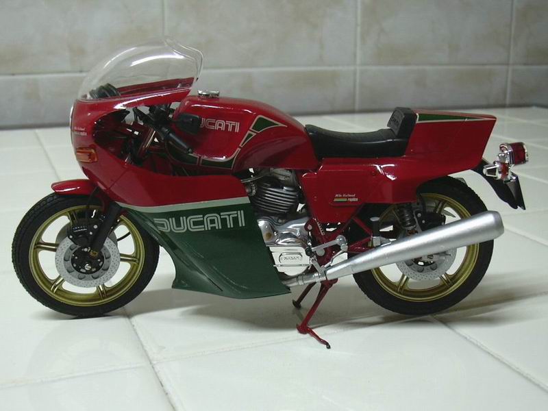 Ducati 900_02.jpg