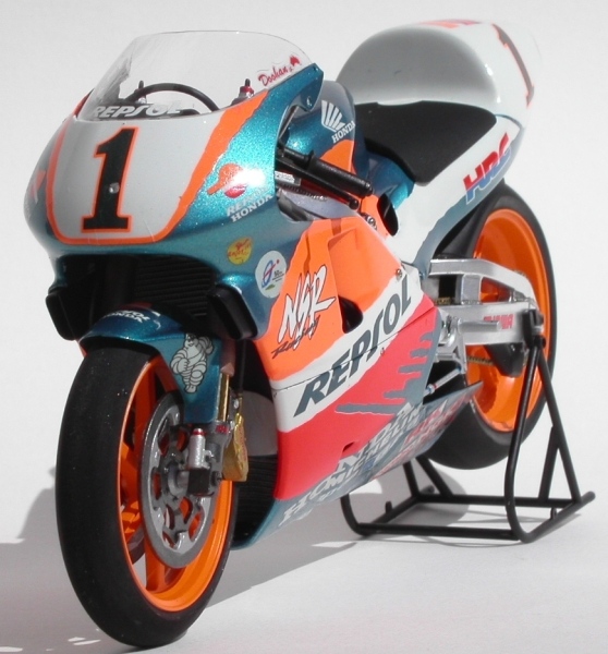 NSR500 Repsol 03.jpg