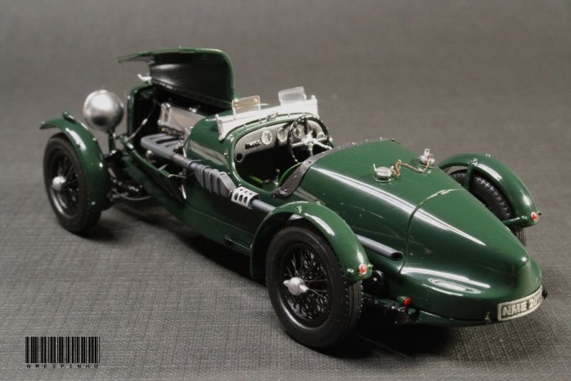 Aston Martin 13.JPG