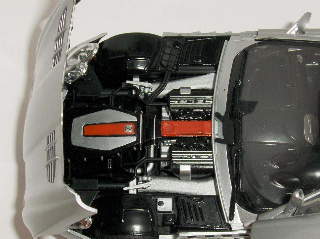 motor detalhado, mercedes SLR maclaren
