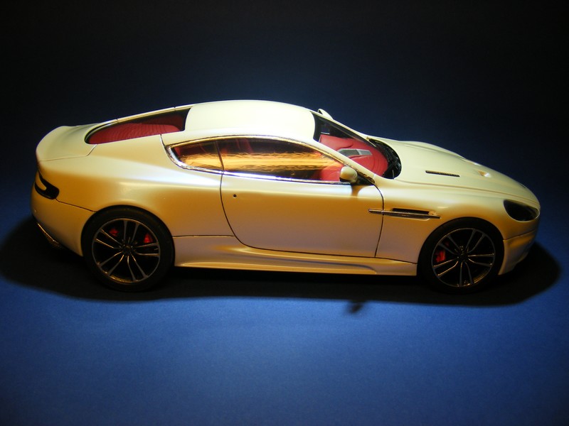 Aston Martin DBS (3).JPG