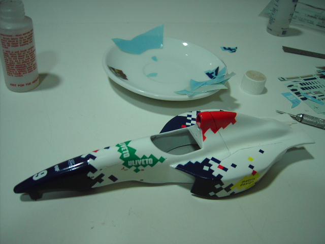 pintura e alguns decalques