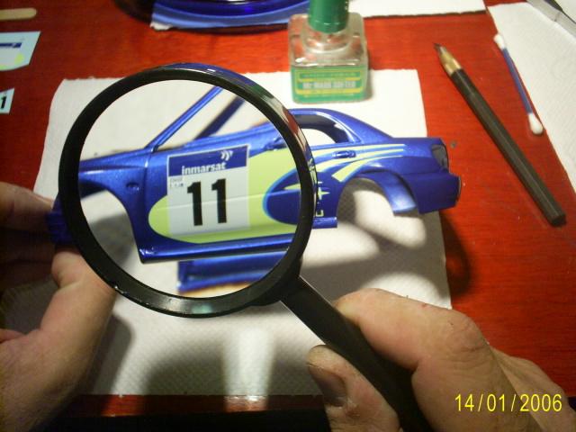 Lupa para ver as letras do decal
