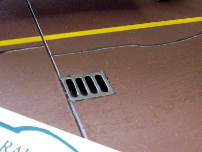 Manhole cover officine.jpg