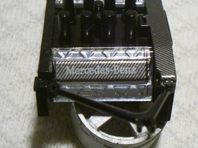 Tampa do motor com bare metal, fibra e decal