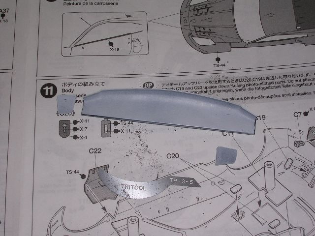 Já cortadas. Estas Tri-Tool da Hasegawa são dignas de um cirugião plastico. Se puderem, comprem-nas !